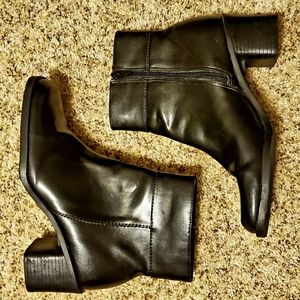 Women's Fanfares Black Ankle Boots Size 7.5